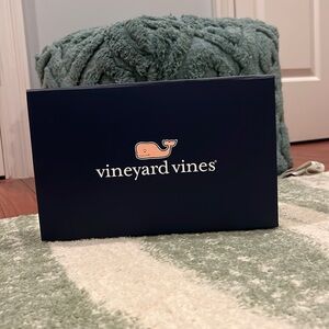 Vineyard vines gift box